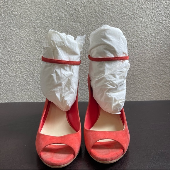 100% Authentic Miu Miu Coral Ankle Strap w Gold Heel Size 6.5 - Picture 4 of 12